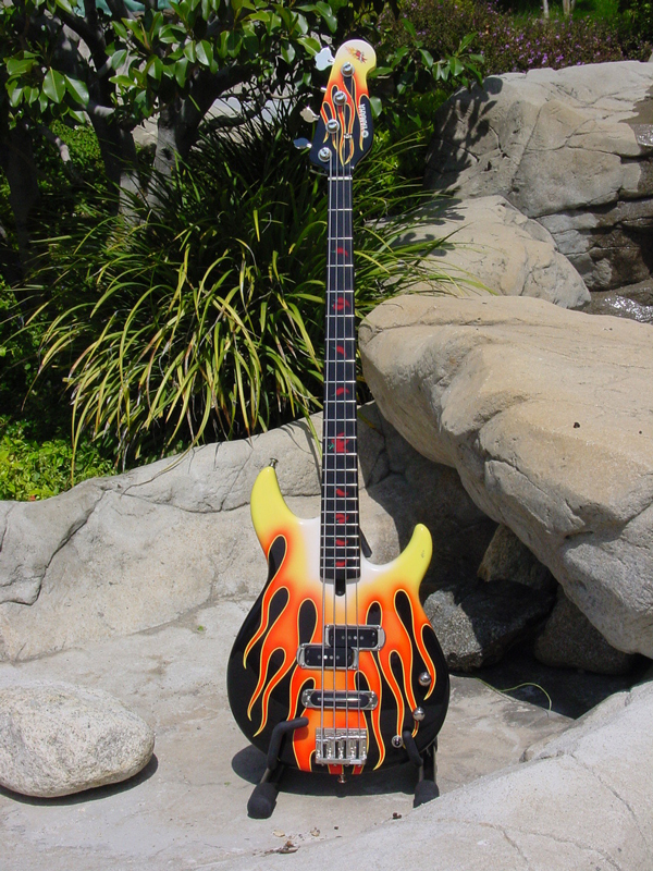 Michael Anthony BB3000MA Yamaha Flames Bass