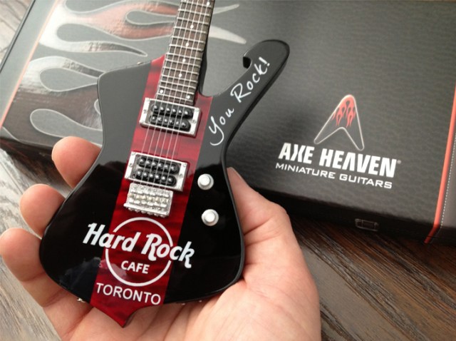 Hard Rock Cafe Toronto Mini Guitar_2