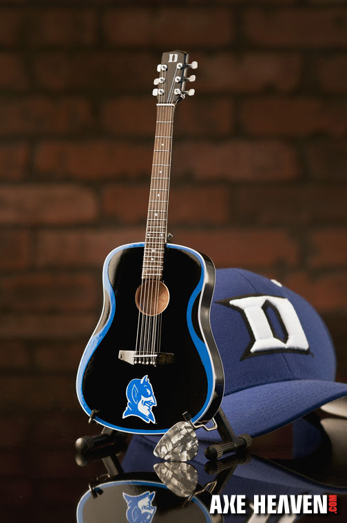 1_Duke_8073_Mini Guitar