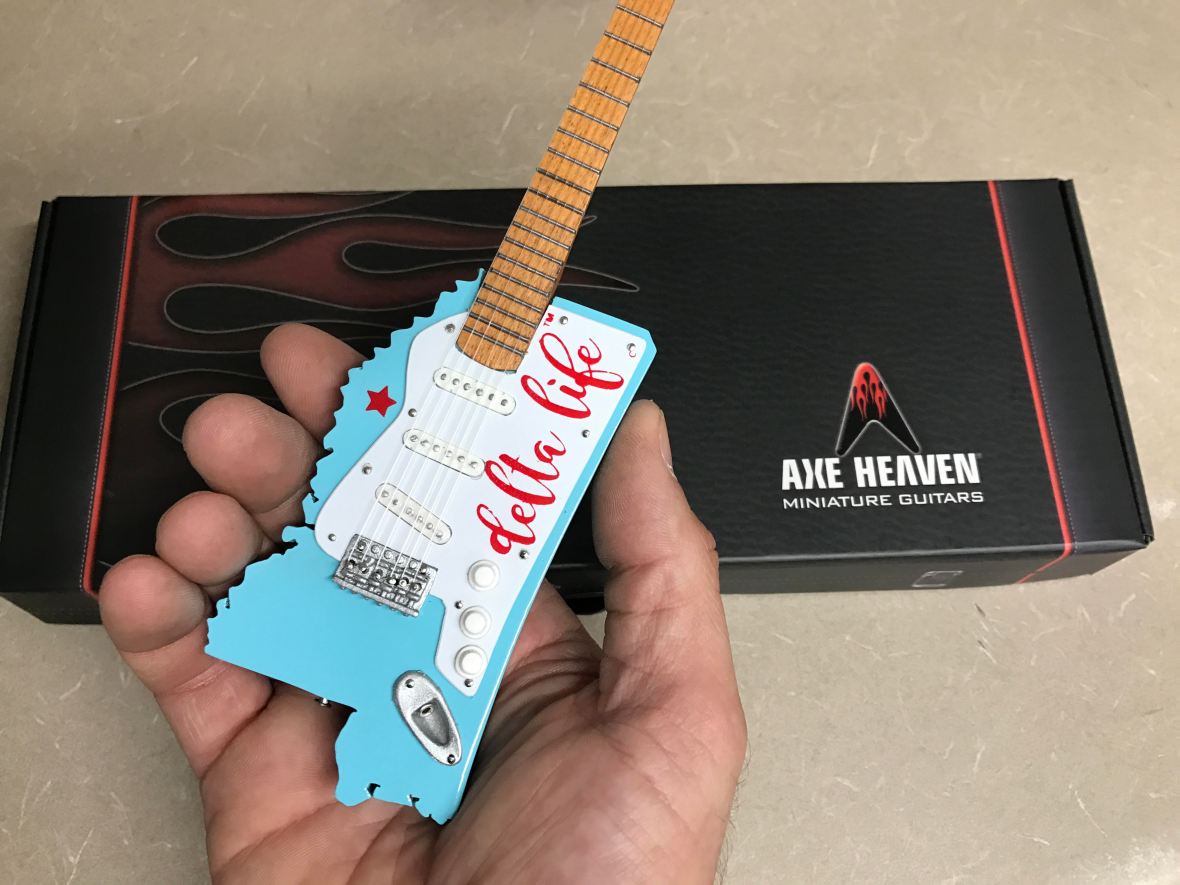 Delta Life Custom Shape Mini Guitar by AXE HEAVEN&reg;