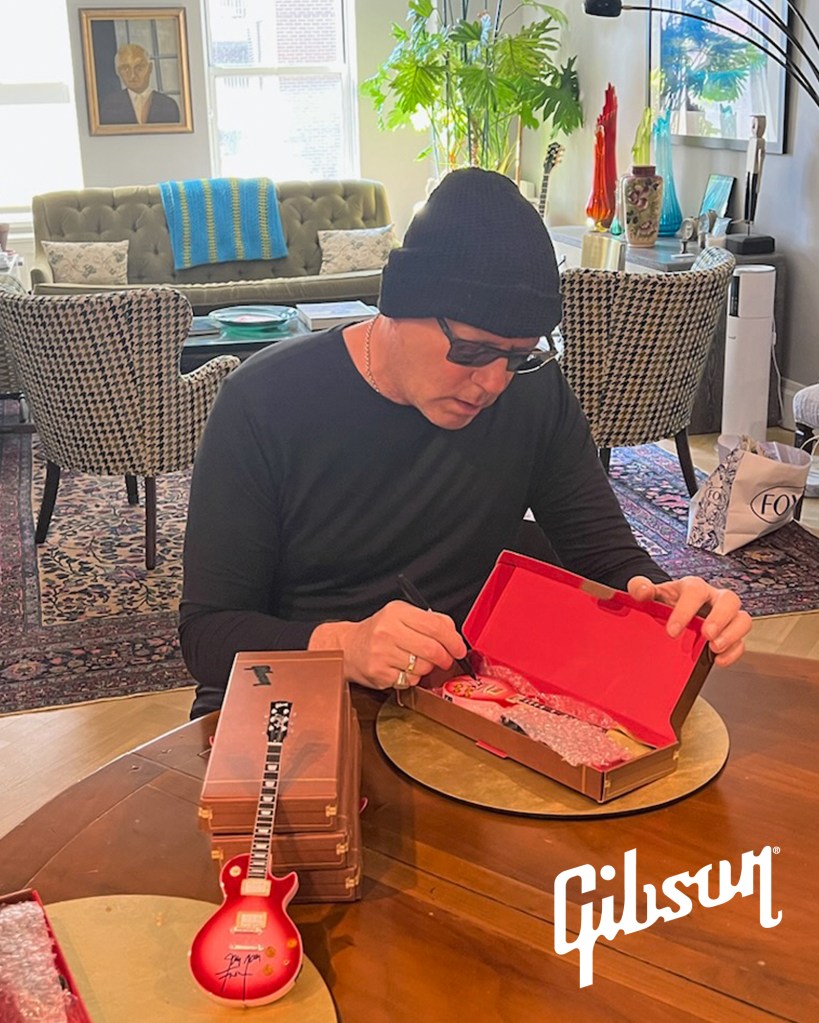 Jay Jay French of Twisted Sister Autographing Gibson Les Paul Pinkburst 1:4 Scale Mini Guitar Model by AXE HEAVEN®